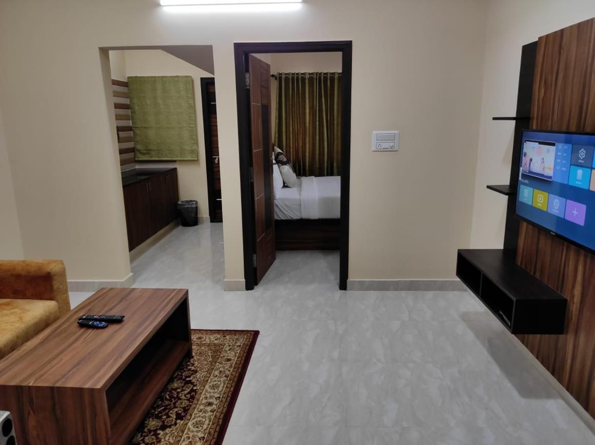 Golden Chariot 1Bhk Flat Manyata Tech Park Hotel Bengaluru Kültér fotó
